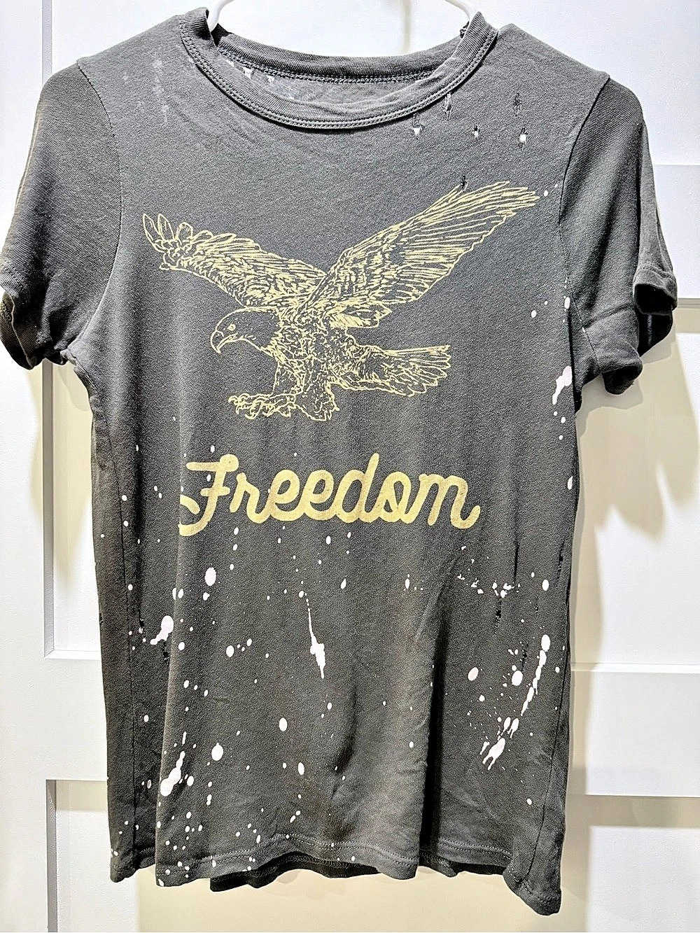 CHASER Freedom Eagle Distressed Graphic Tee Charcoal Size M